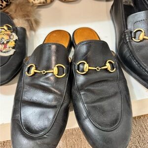 Gucci Black and Gold Leather Loafers with Horsebit Accent